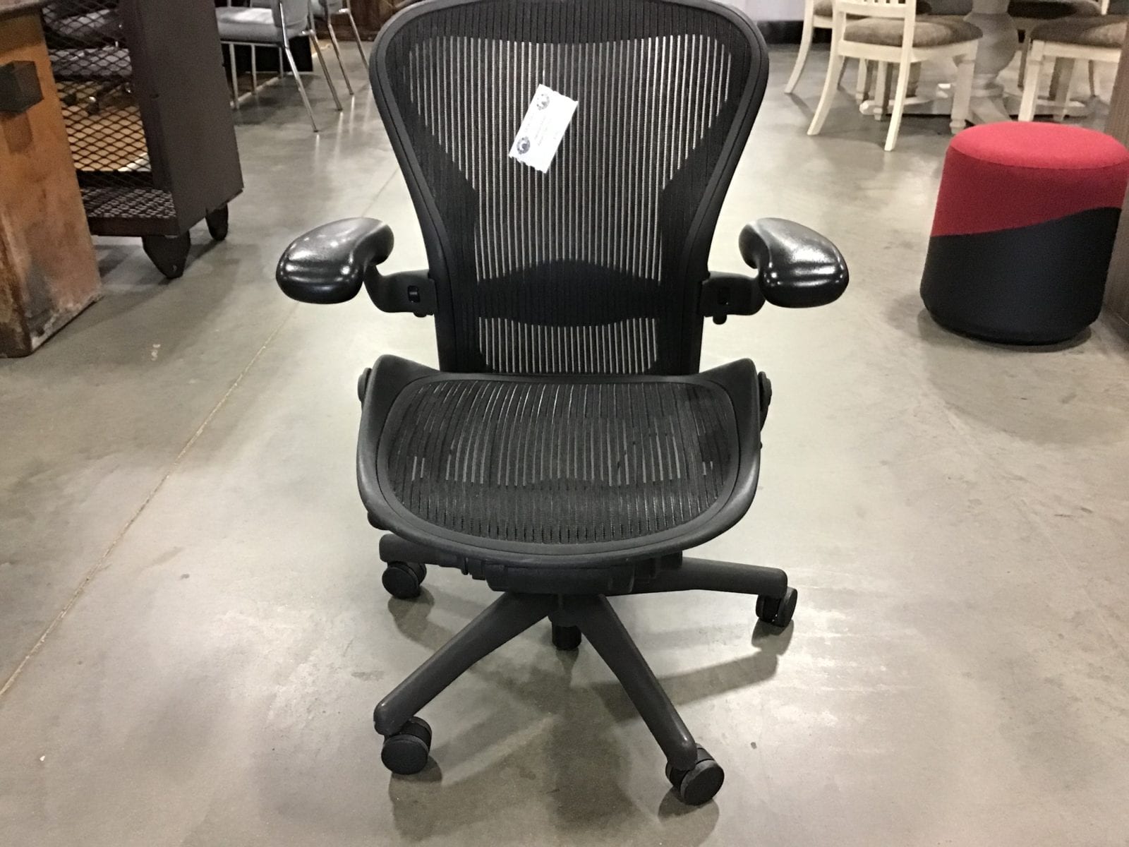 uregelmæssig nødvendighed ubehag Herman Miller Aeron Chair Size B | Office Barn