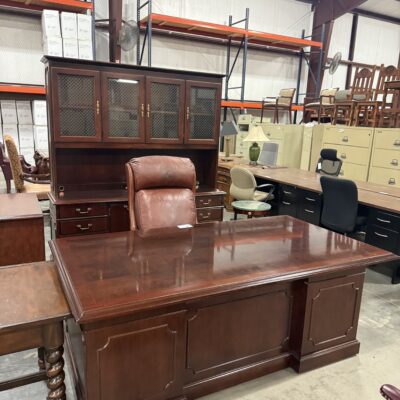 Paoli Executive Desk W/Credenza and Hutch
