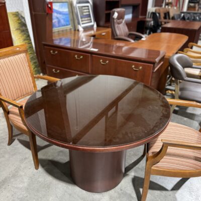 42" Mahogany Glasstop Round Table